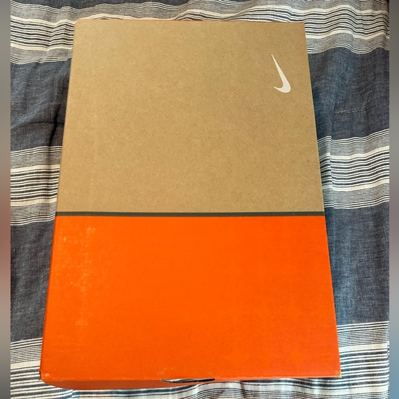 Nike Air Force 1 ‘Color of the Month’ White LIKE NEW - Picture 13 of 13